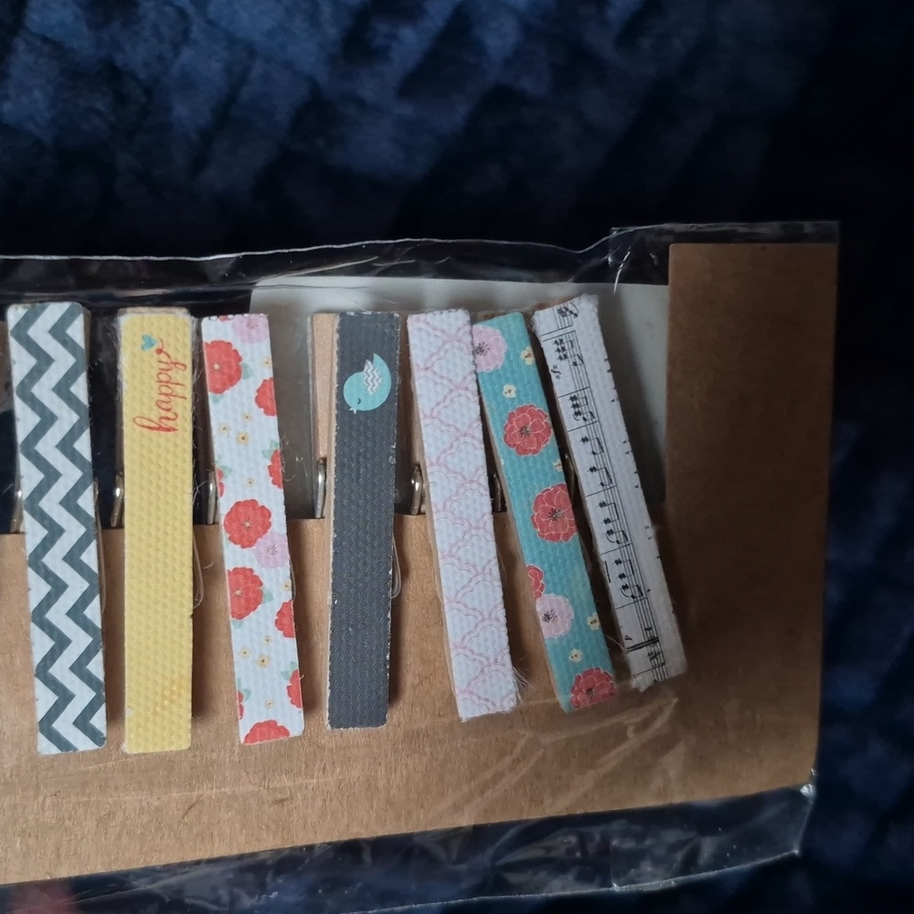 Mini Wood Clothespins Set Of 12, Brand New - Picture 4 of 7